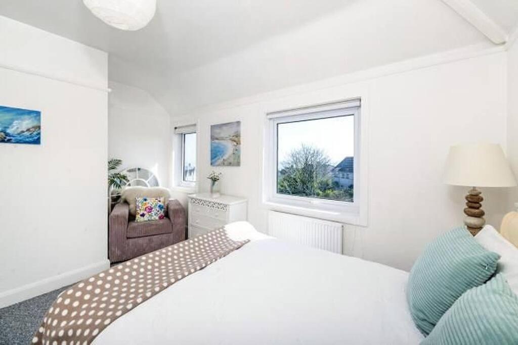 Sunrise! ~ 2 Bedrooms, Garden, Parking, Sea Views St Ives Exterior foto