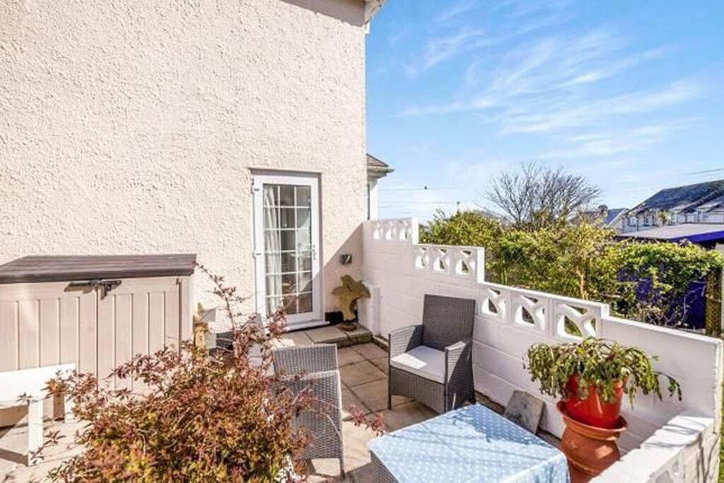 Sunrise! ~ 2 Bedrooms, Garden, Parking, Sea Views St Ives Exterior foto