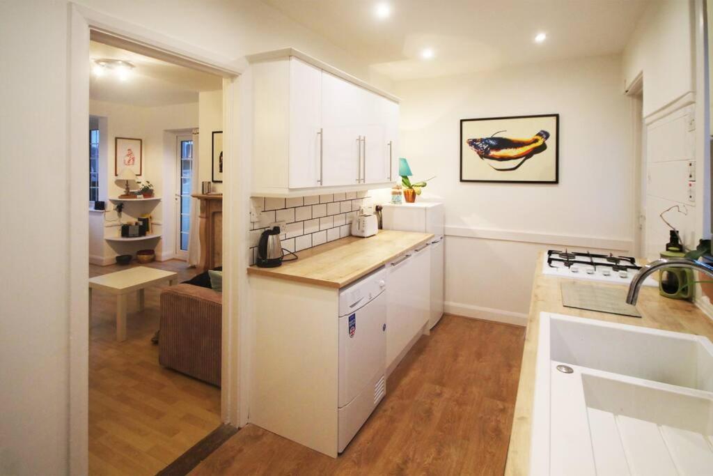 Sunrise! ~ 2 Bedrooms, Garden, Parking, Sea Views St Ives Exterior foto