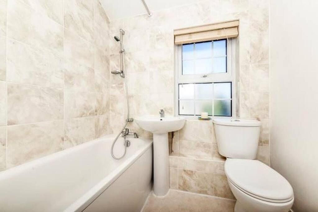 Sunrise! ~ 2 Bedrooms, Garden, Parking, Sea Views St Ives Exterior foto